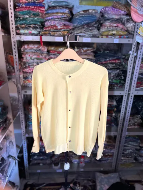 Cardigan Inara Kancing