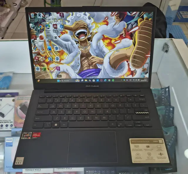 Asus Vivobook Go 14  AMD Ryzen 5 7520u